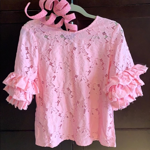 Tops - 🌸NWT cotton crochet top🌸